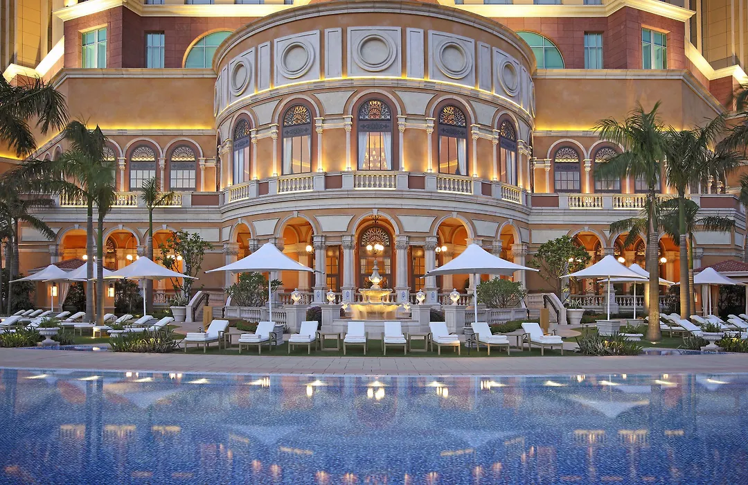 Four Seasons Hotel Macao-1